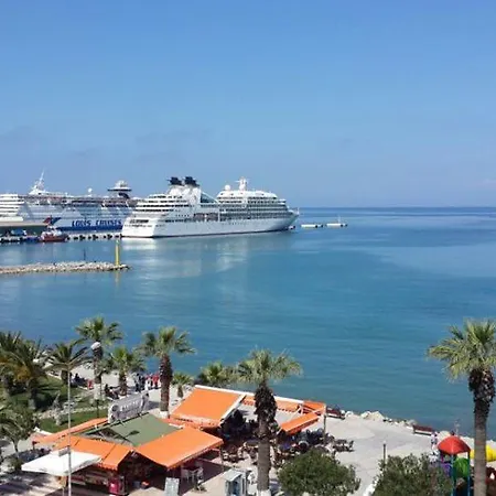 伊莱达先锋酒店 4*