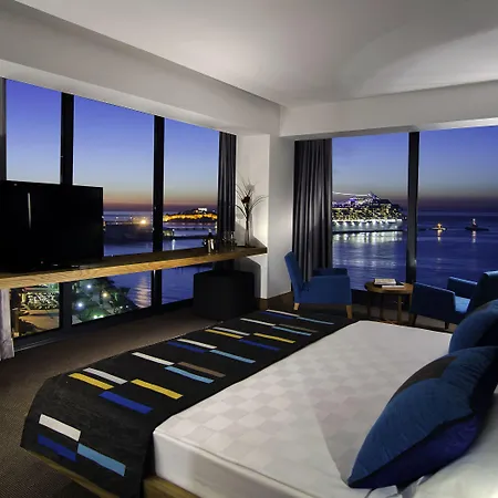 伊莱达先锋酒店 酒店 库萨达斯