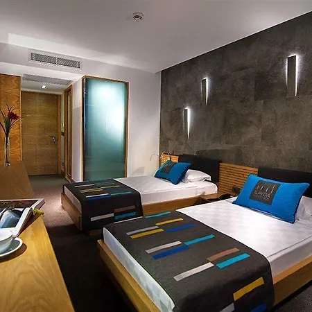 伊莱达先锋酒店